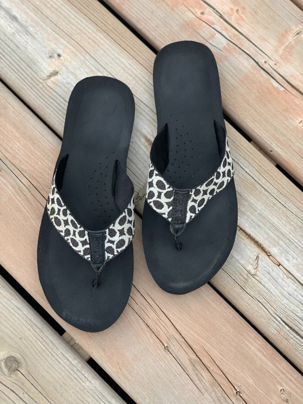 Coach Jessalyn Flip Flops Sandals 8 Black White Signature Logo Low Wedge Beach
